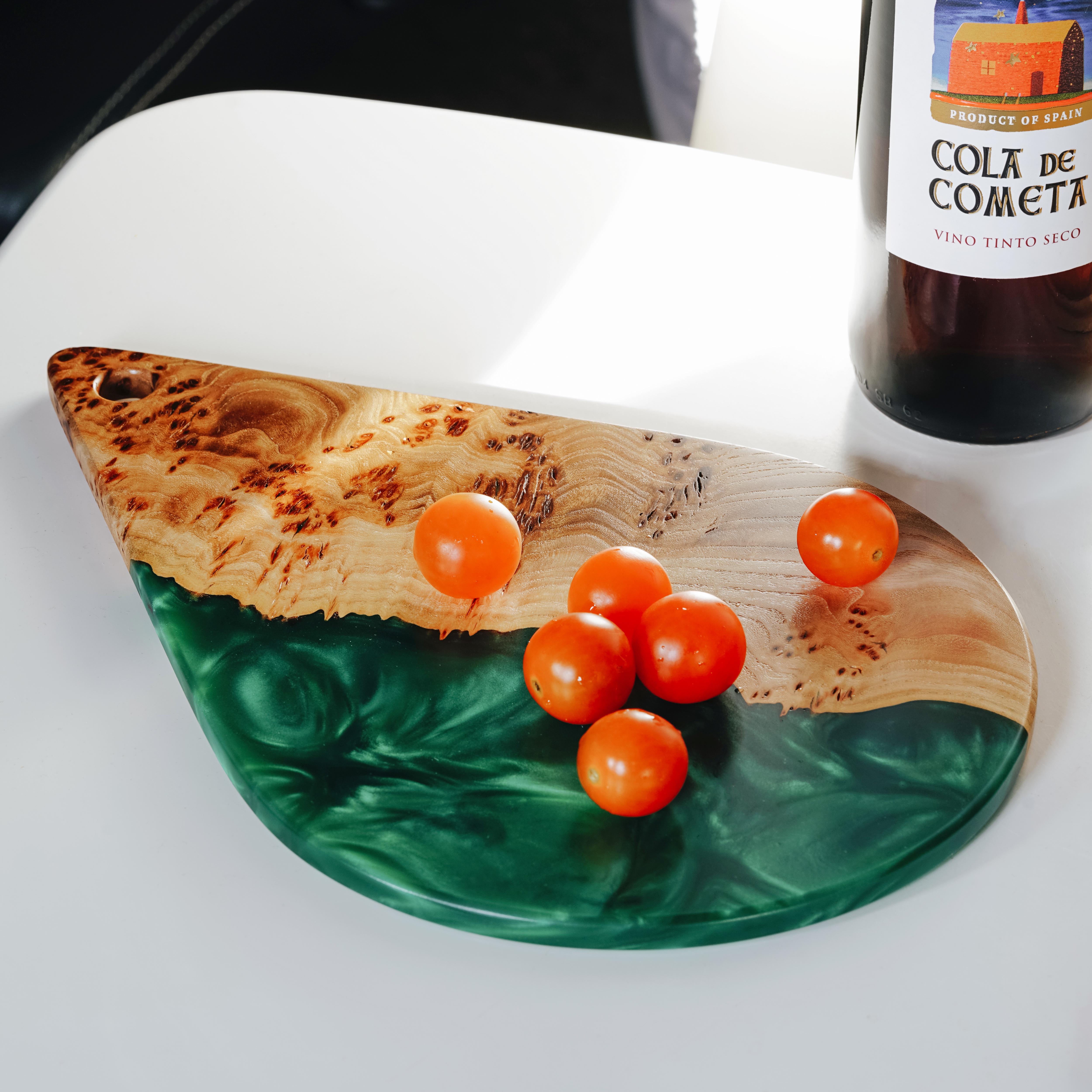 Wood & Resin Serving Board MORNING DEW – Elm Green
