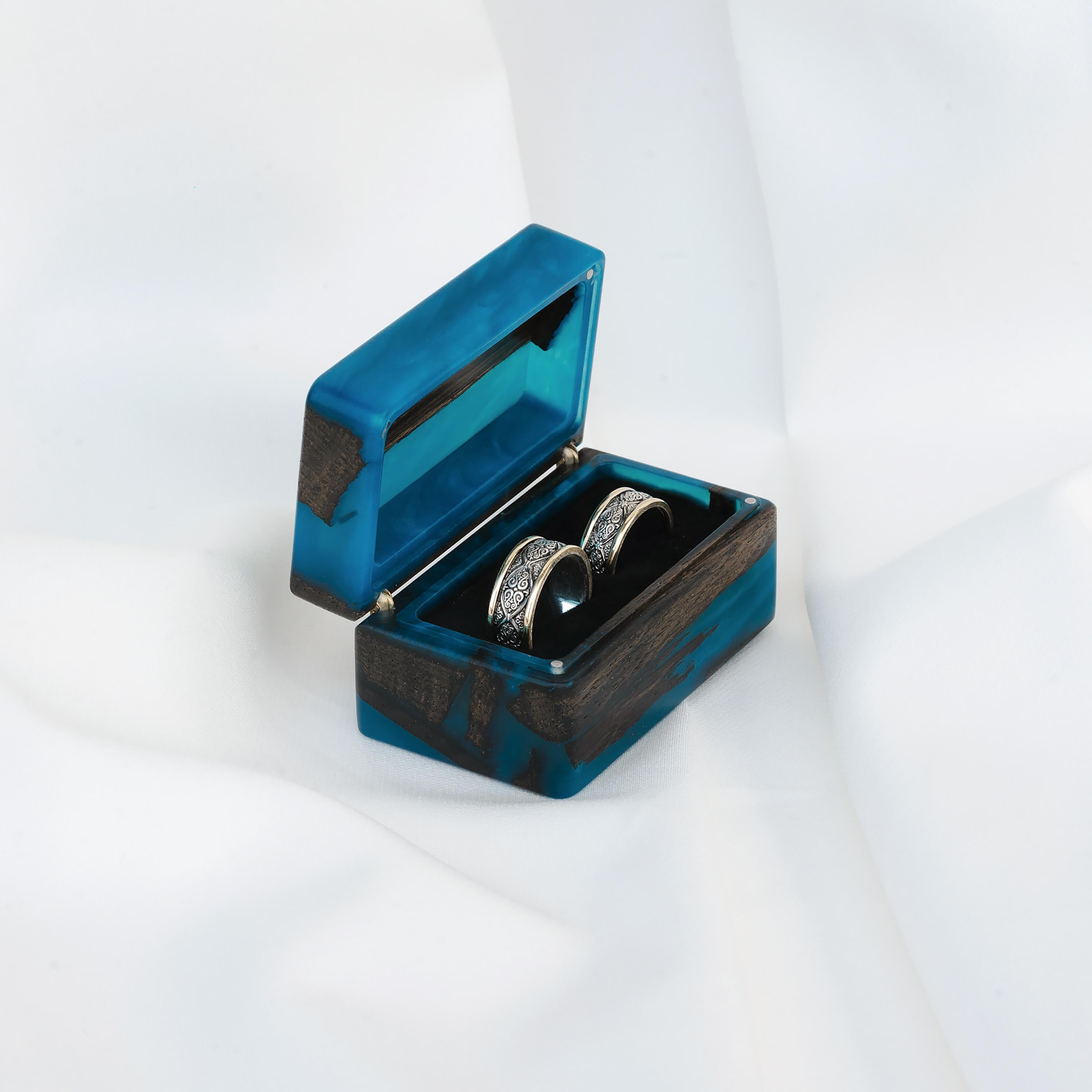 Wood & Resin Wedding Ring Box MUSE – Oak Blue