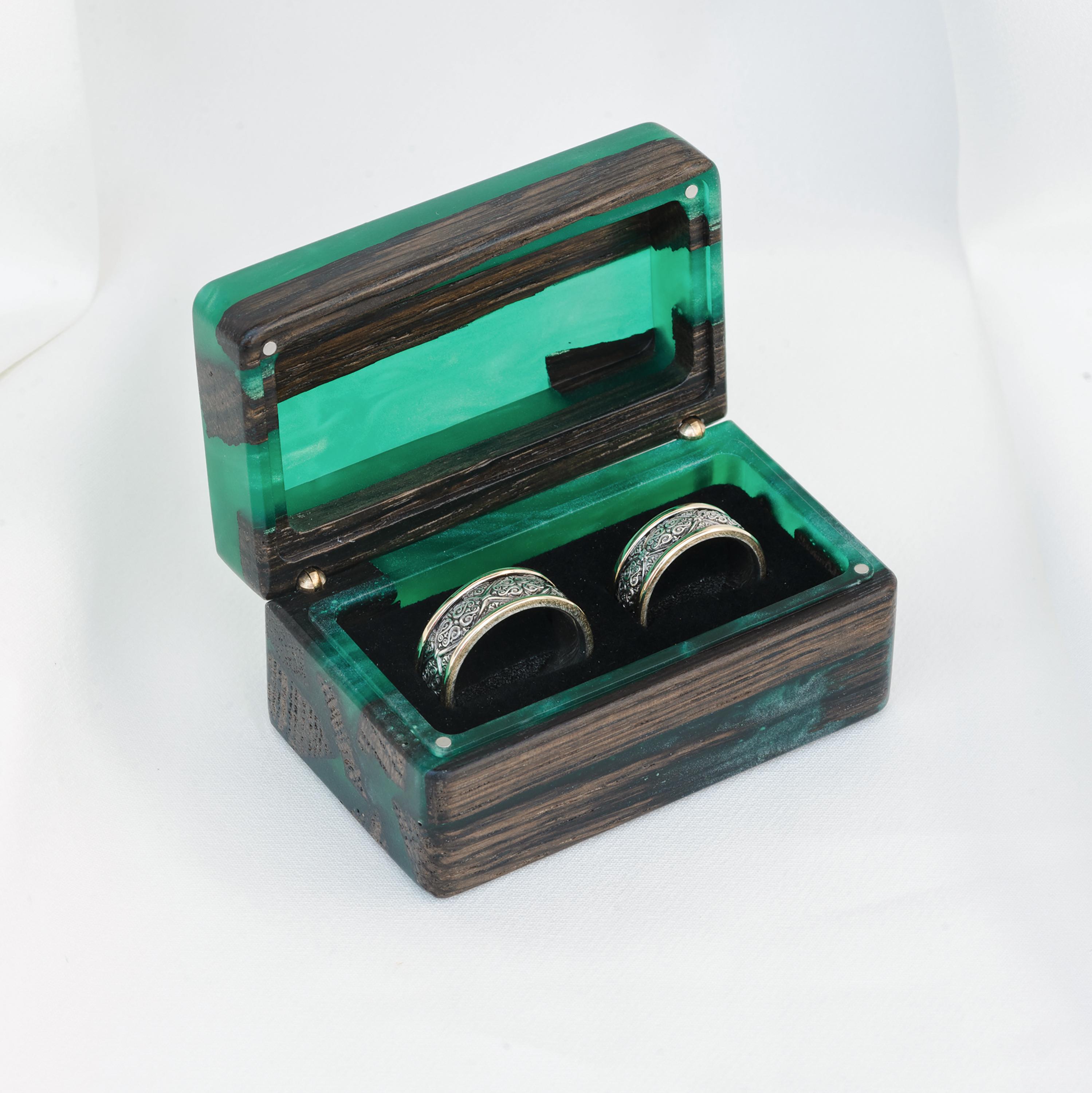 Wood & Resin Wedding Ring Box MUSE – Oak Green