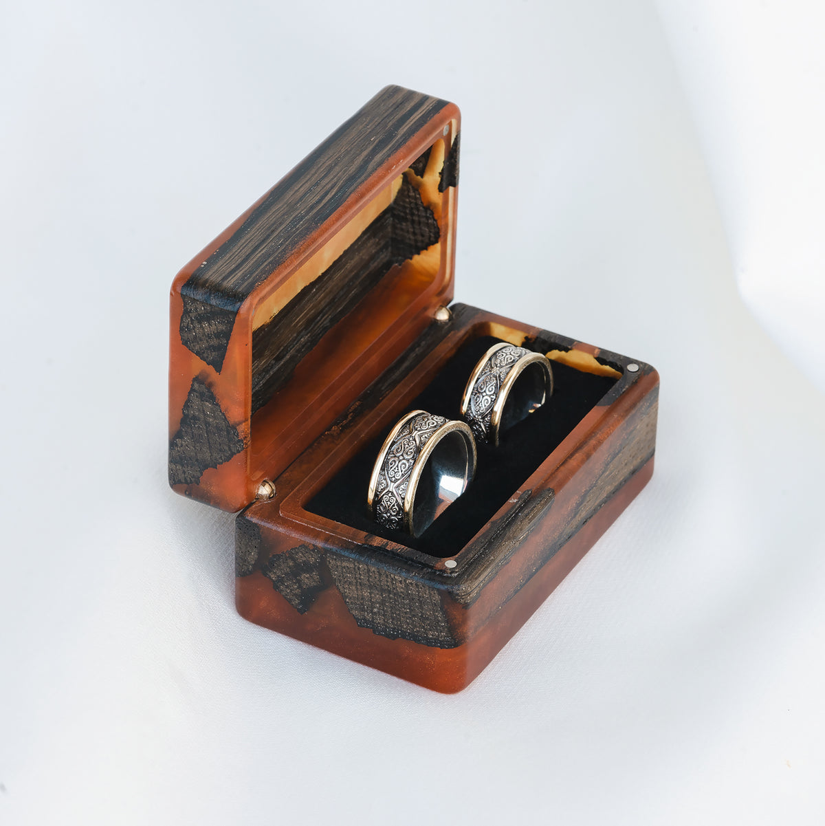 Wood & Resin Wedding Ring Box MUSE – Oak Amber