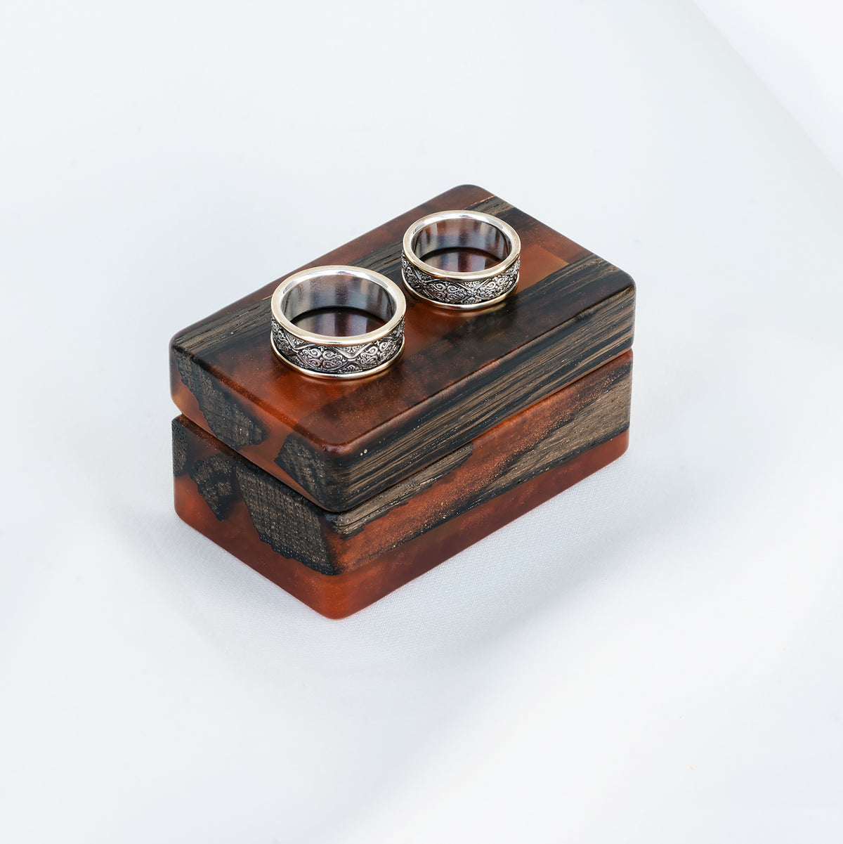 Wood & Resin Wedding Ring Box MUSE – Oak Amber