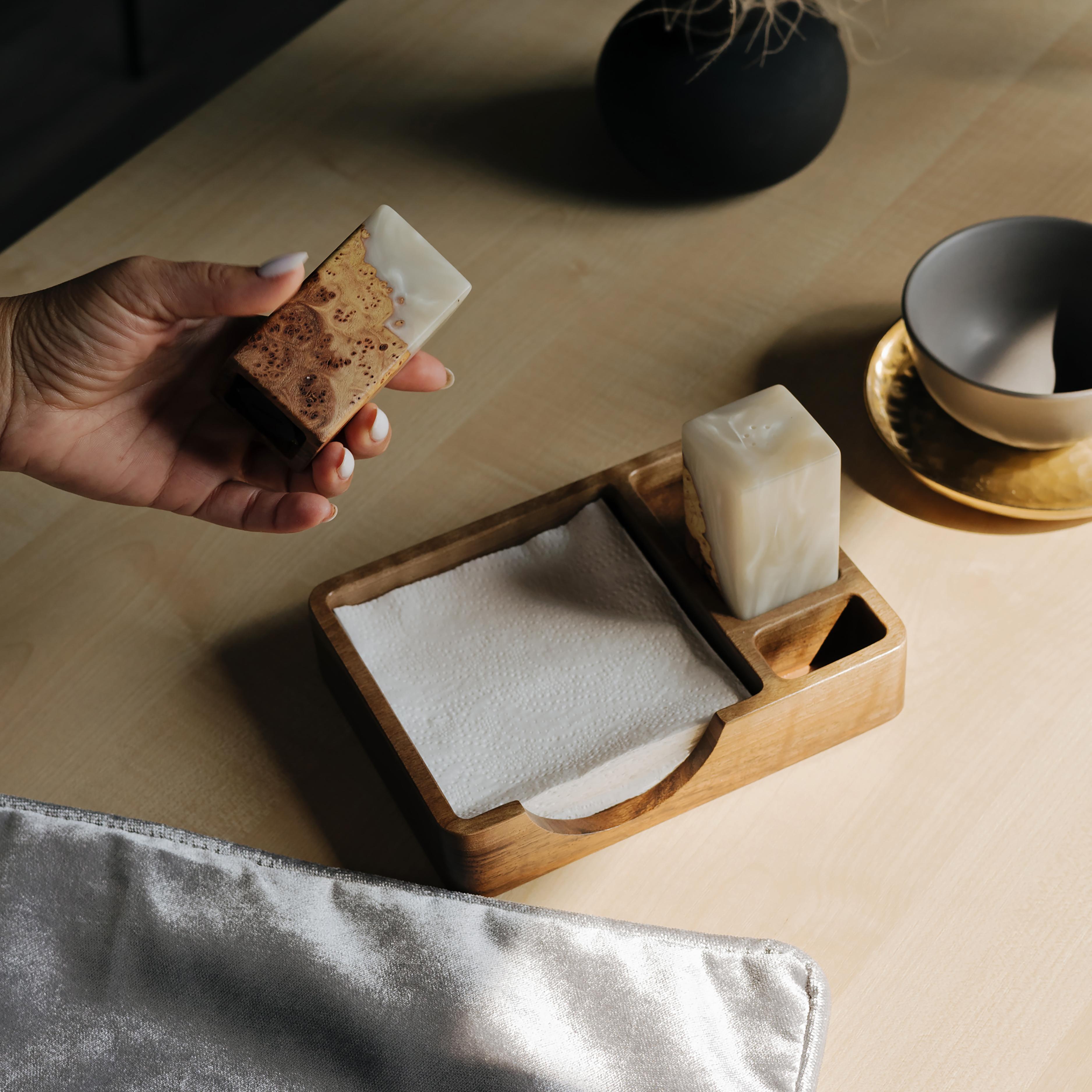 Wood & Resin Salt and Pepper Shaker Caddy Set – Elm Platinum