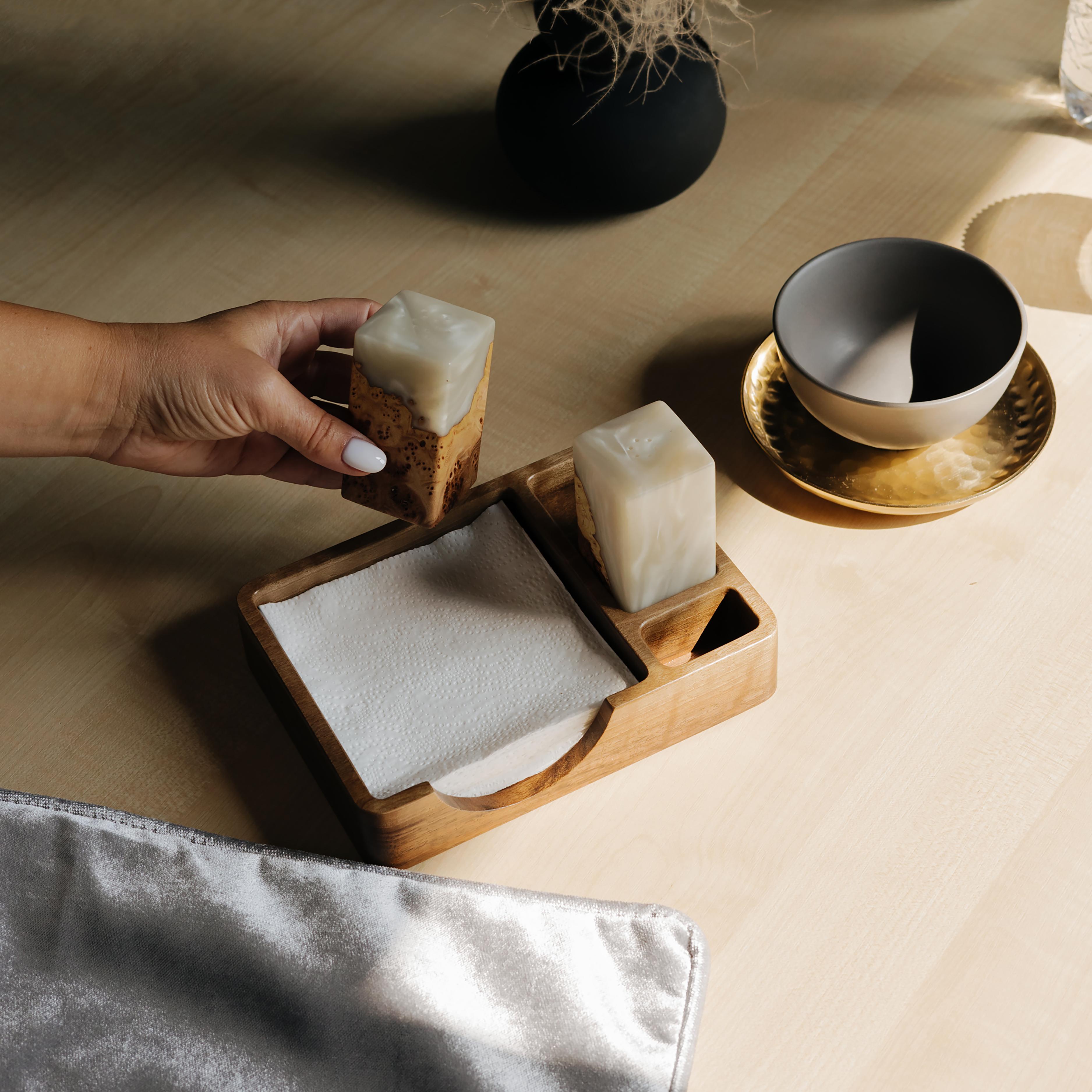 Wood & Resin Salt and Pepper Shaker Caddy Set – Elm Platinum