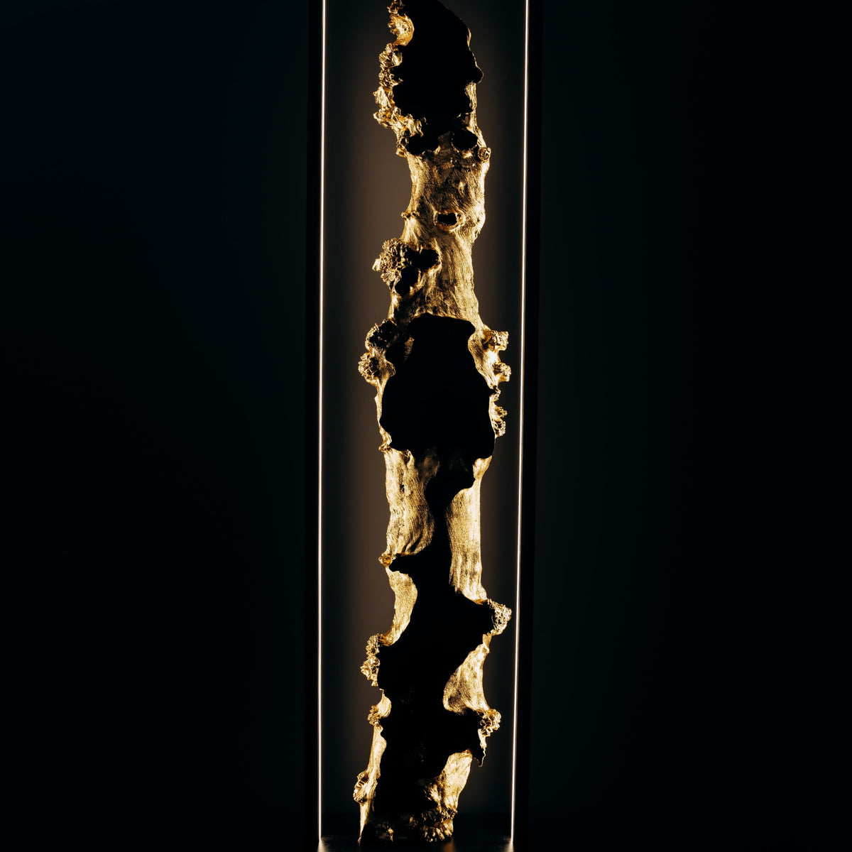 ARGO wood floor lamp illuminated, LED backlighting detail