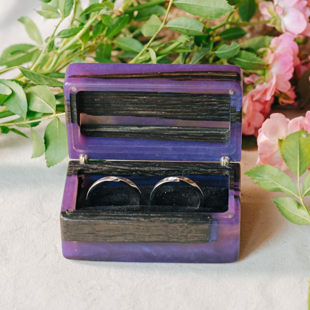 Wood & Resin Wedding Ring Box MUSE – Oak Purple