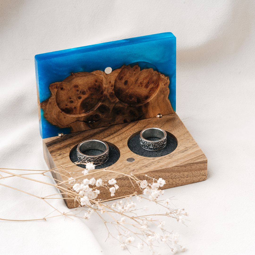 Wood & Resin Wedding Ring Box PIANO – Elm Blue