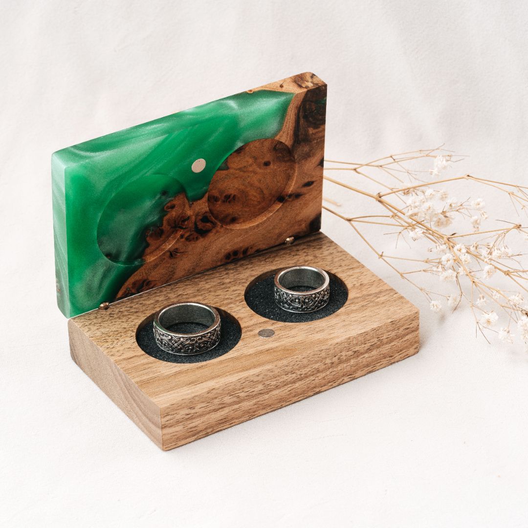 Wood & Resin Wedding Ring Box PIANO – Elm Green