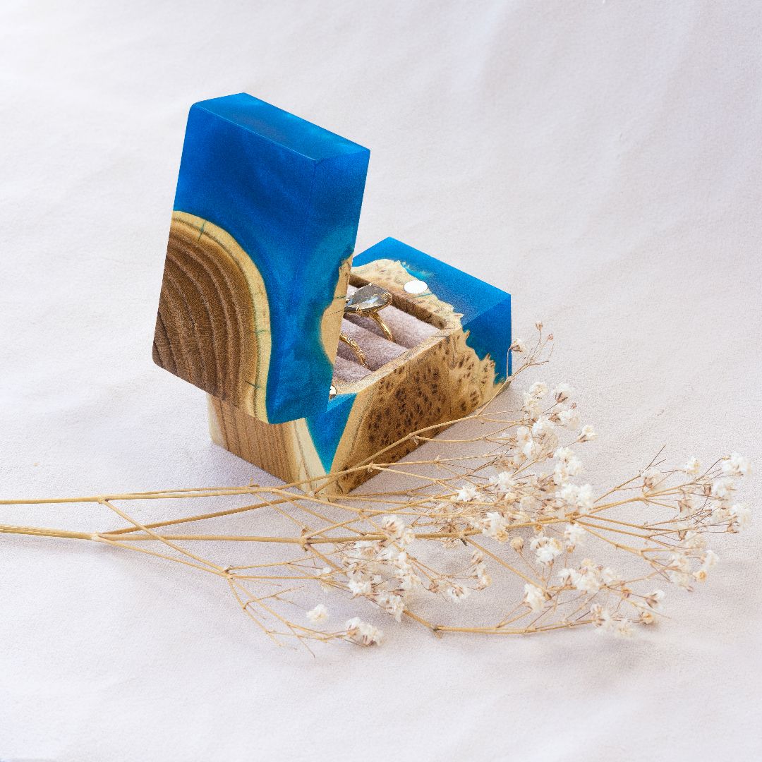 Wood & Resin Wedding Ring Box CHORD – Elm Blue