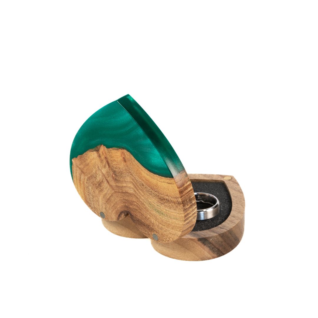 Wood & Resin Wedding Ring Box AMOUR – Elm Green