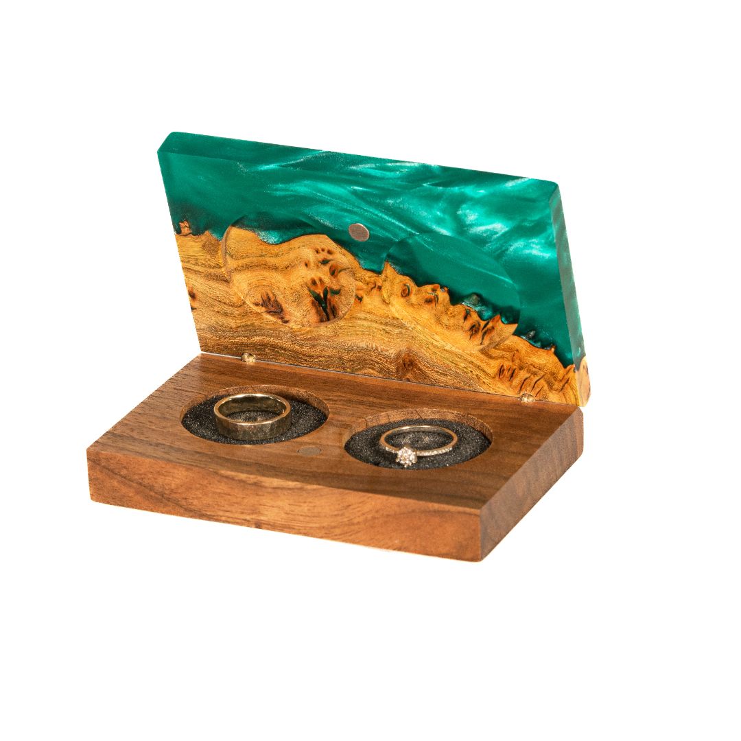 Wood & Resin Wedding Ring Box PIANO – Elm Green