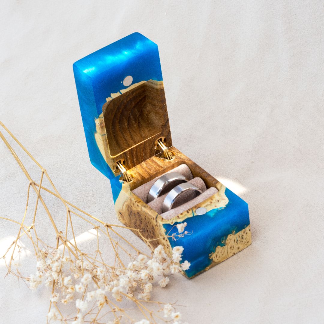 Wood & Resin Wedding Ring Box CHORD – Elm Blue