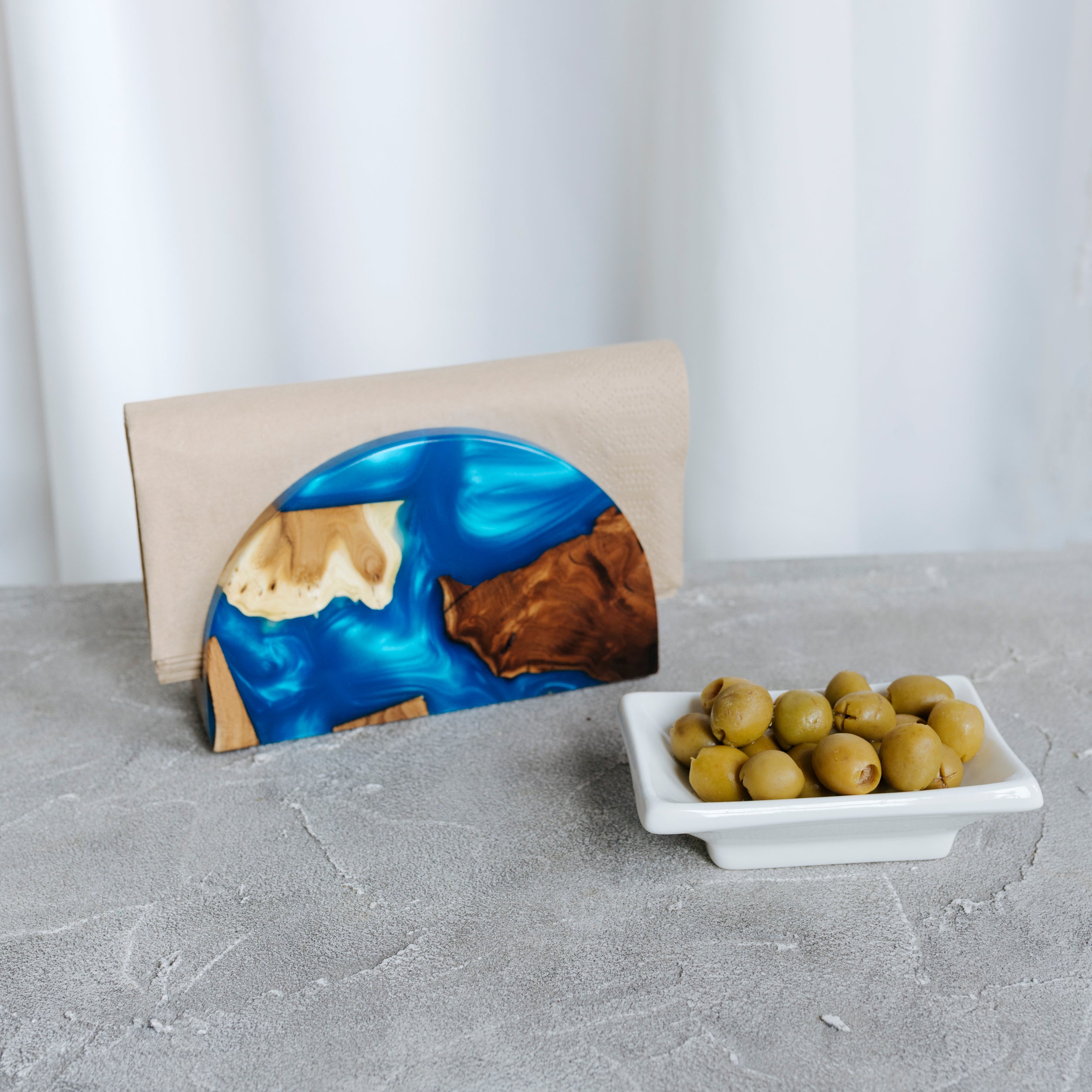Wood & Resin Semicircle Napkin Holder HYGGE – Olive Blue