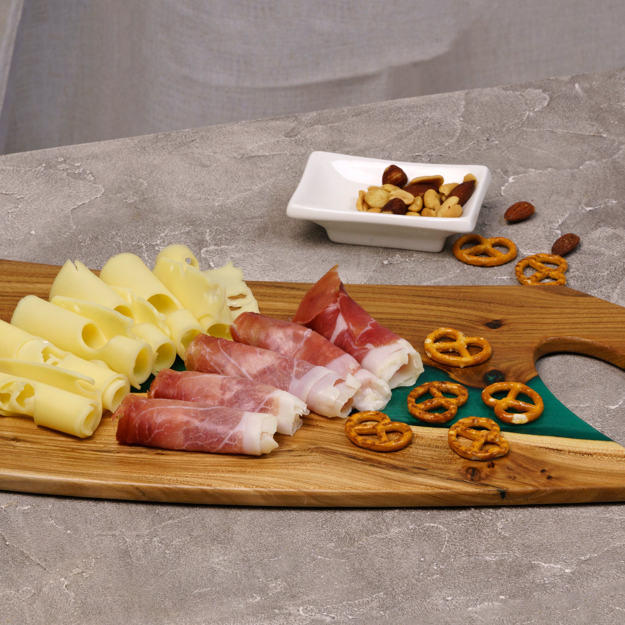 Wood & Resin Charcuterie Board CLEAVER – Elm Green