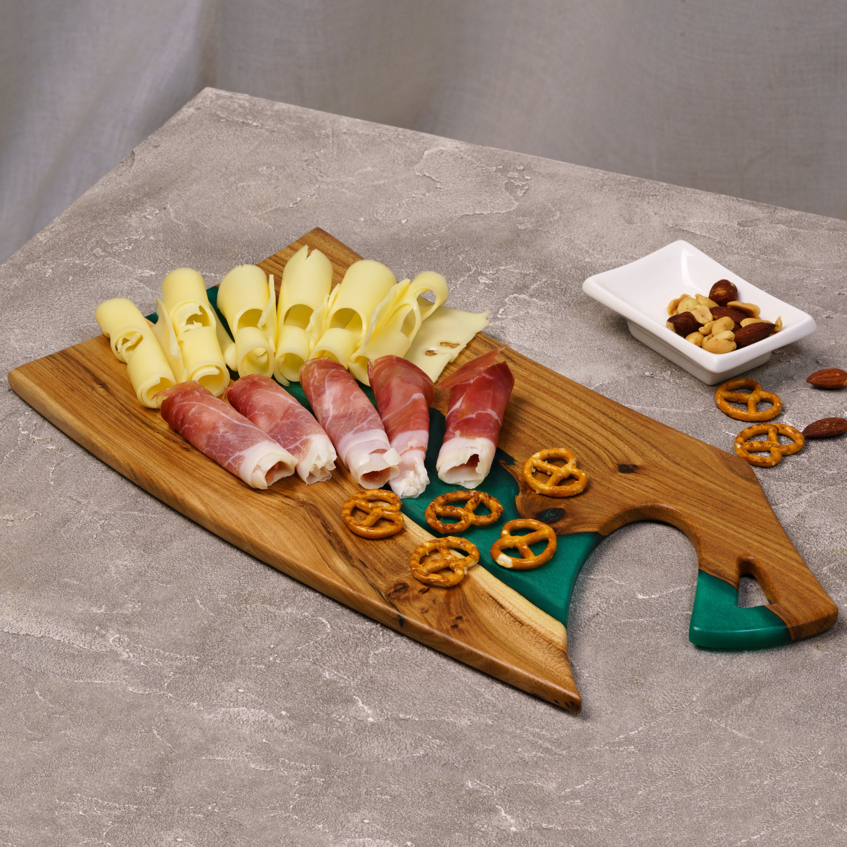 Wood & Resin Charcuterie Board CLEAVER – Elm Green