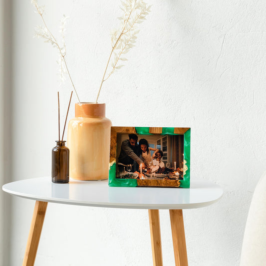 ТЕМПО. Смарагдові спогади – рамка для фото з маслини та епоксидної смоли