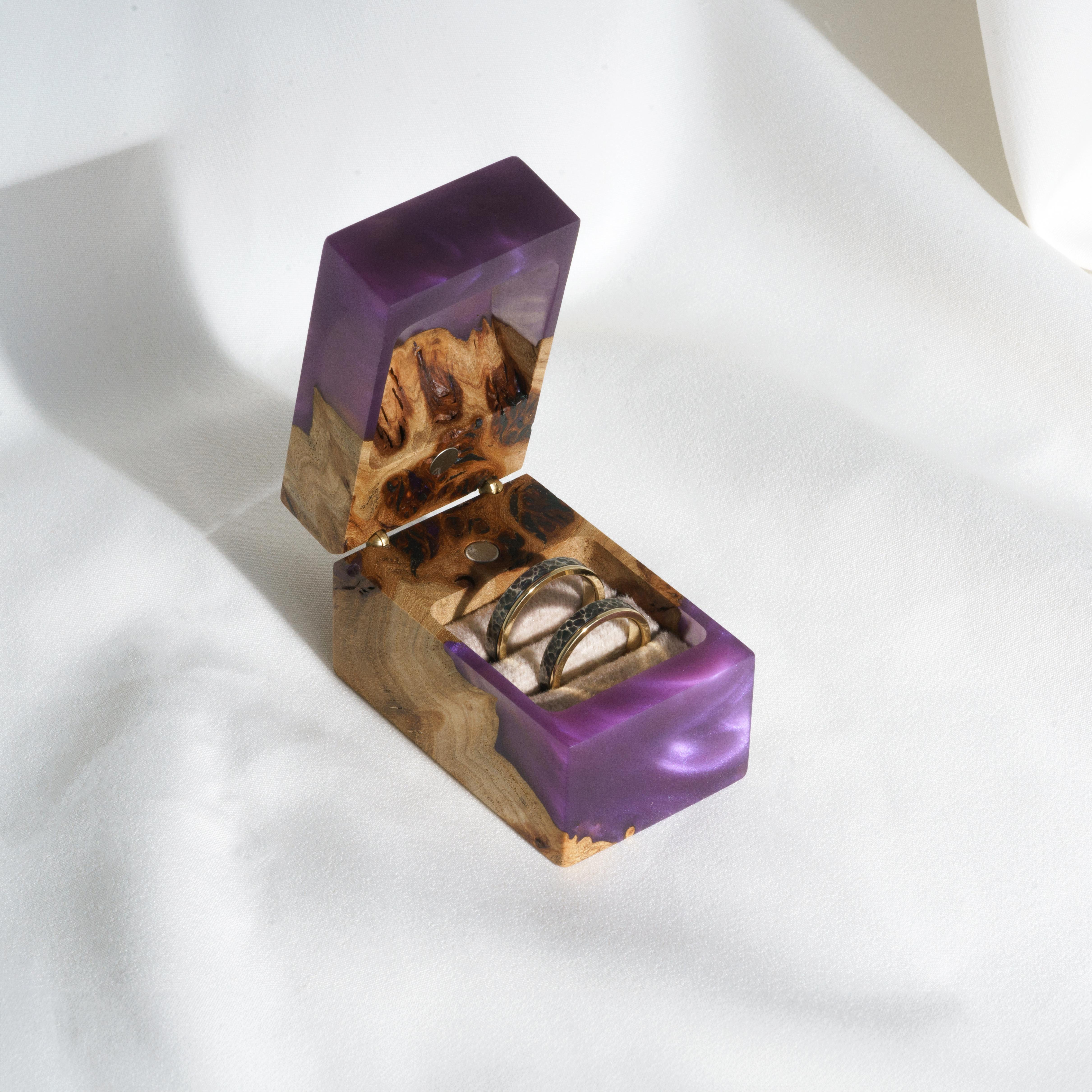 Wood & Resin Wedding Ring Box CHORD – Elm Purple