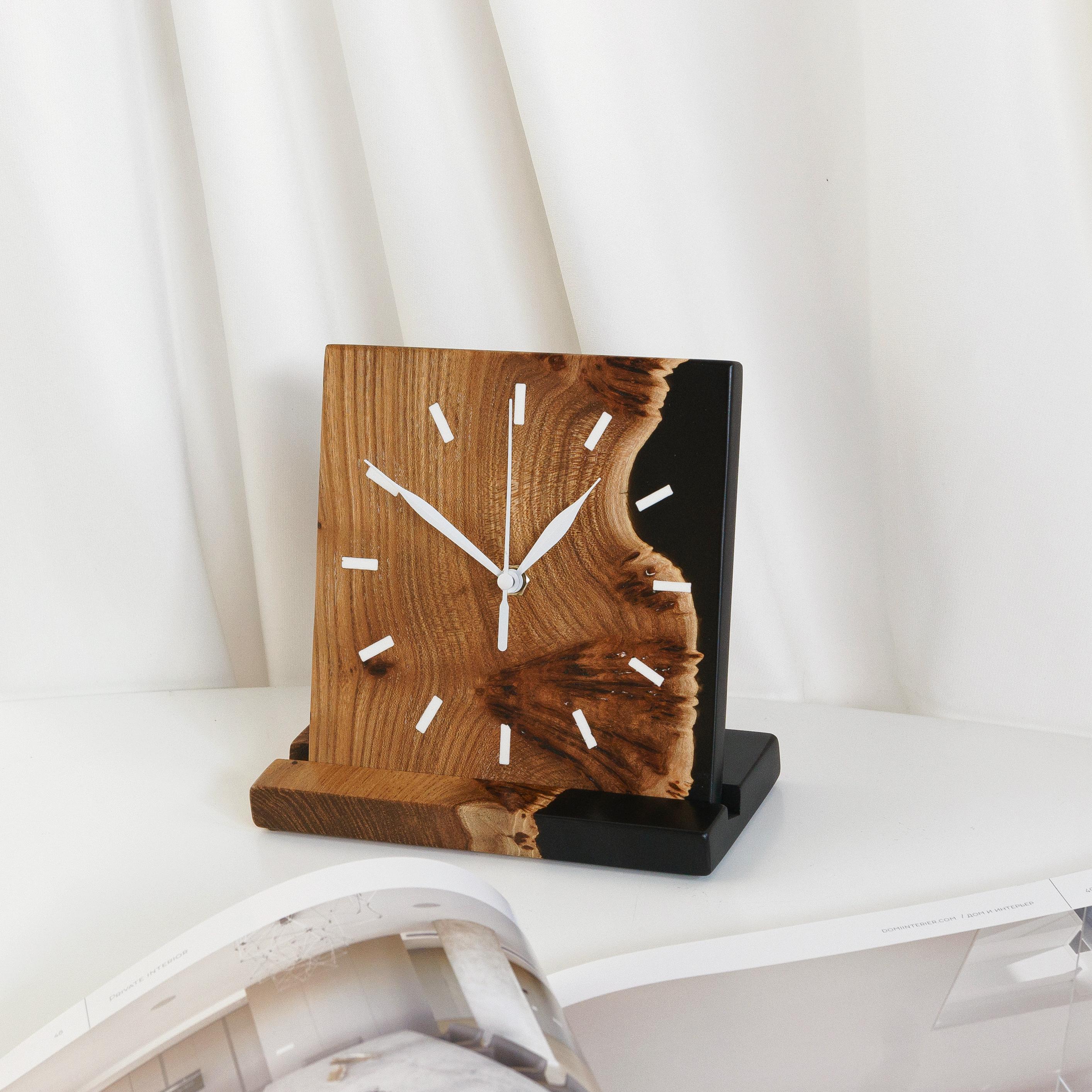 Wood & Resin Desk Clock HORA – Elm Black