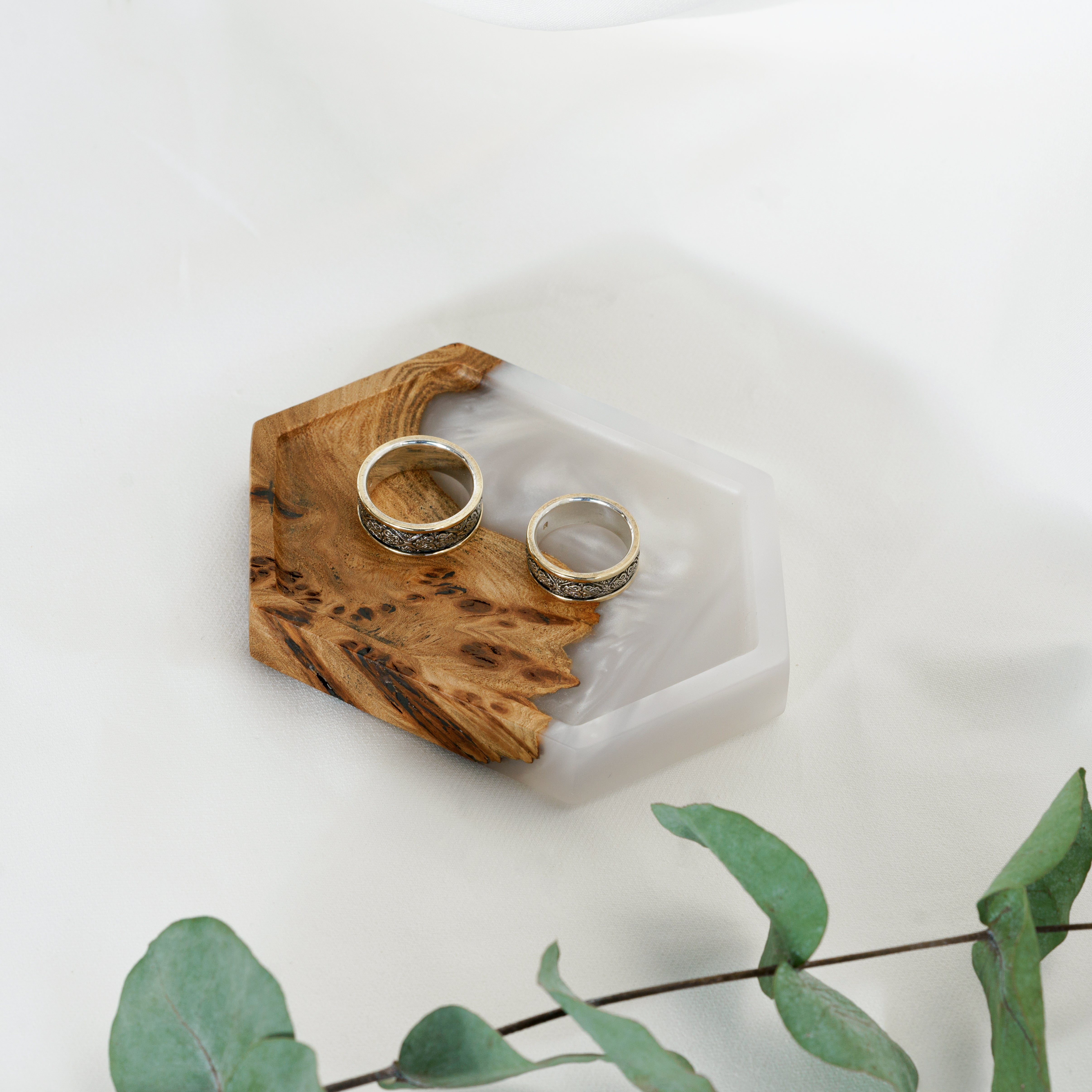 Wood & Resin Jewelry Tray INFINITY – Elm Platinum