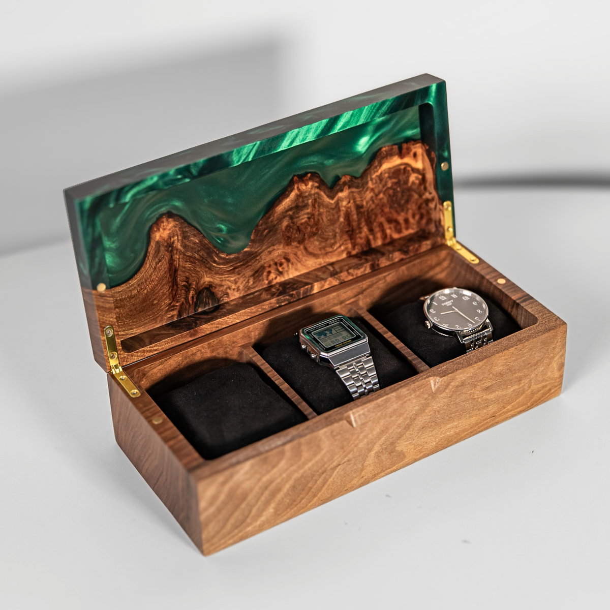 Green Watch Case made of Epoxy & Solid Wood - TEMPO
