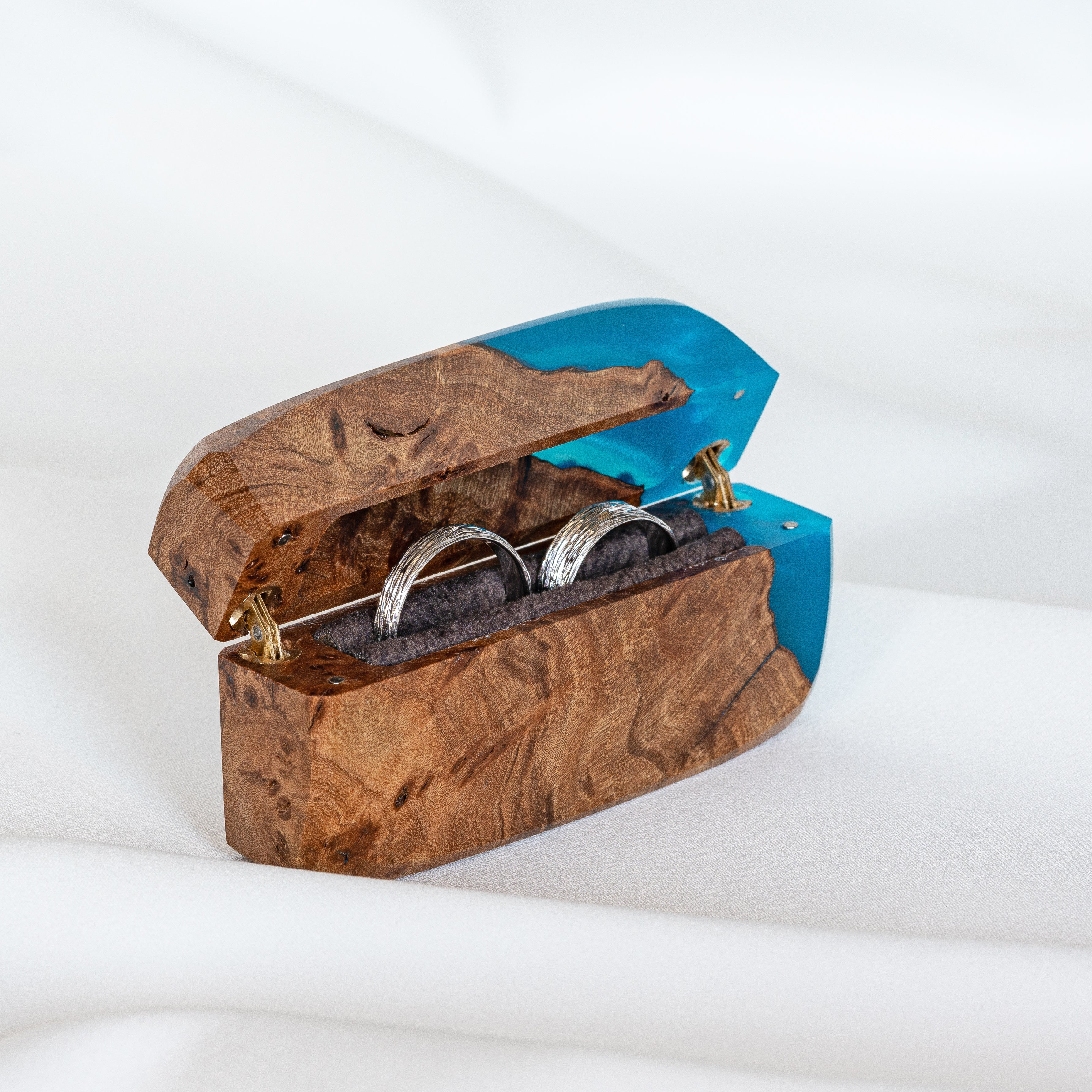 Wood & Resin Wedding Ring Box FLASH – Elm Blue