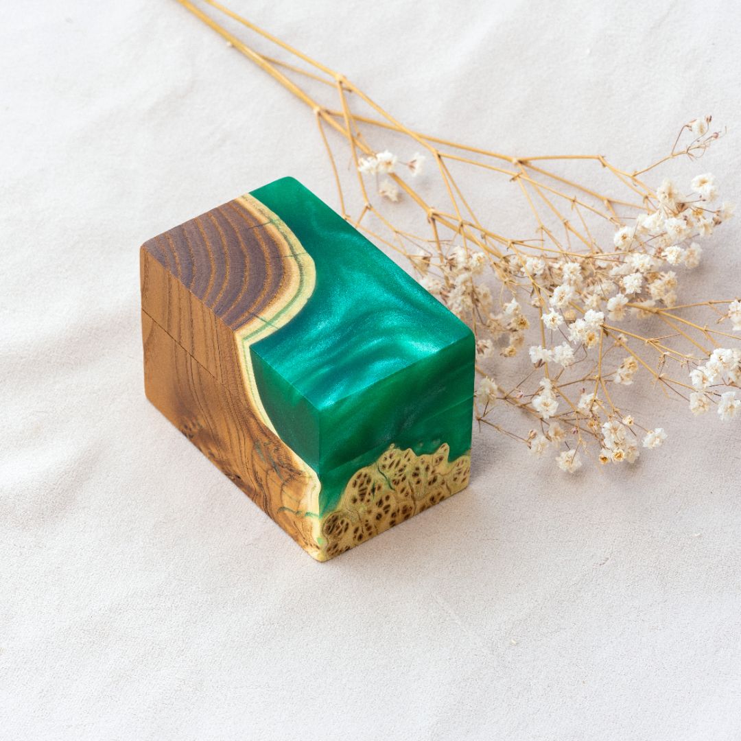 Wood & Resin Wedding Ring Box CHORD – Elm Green