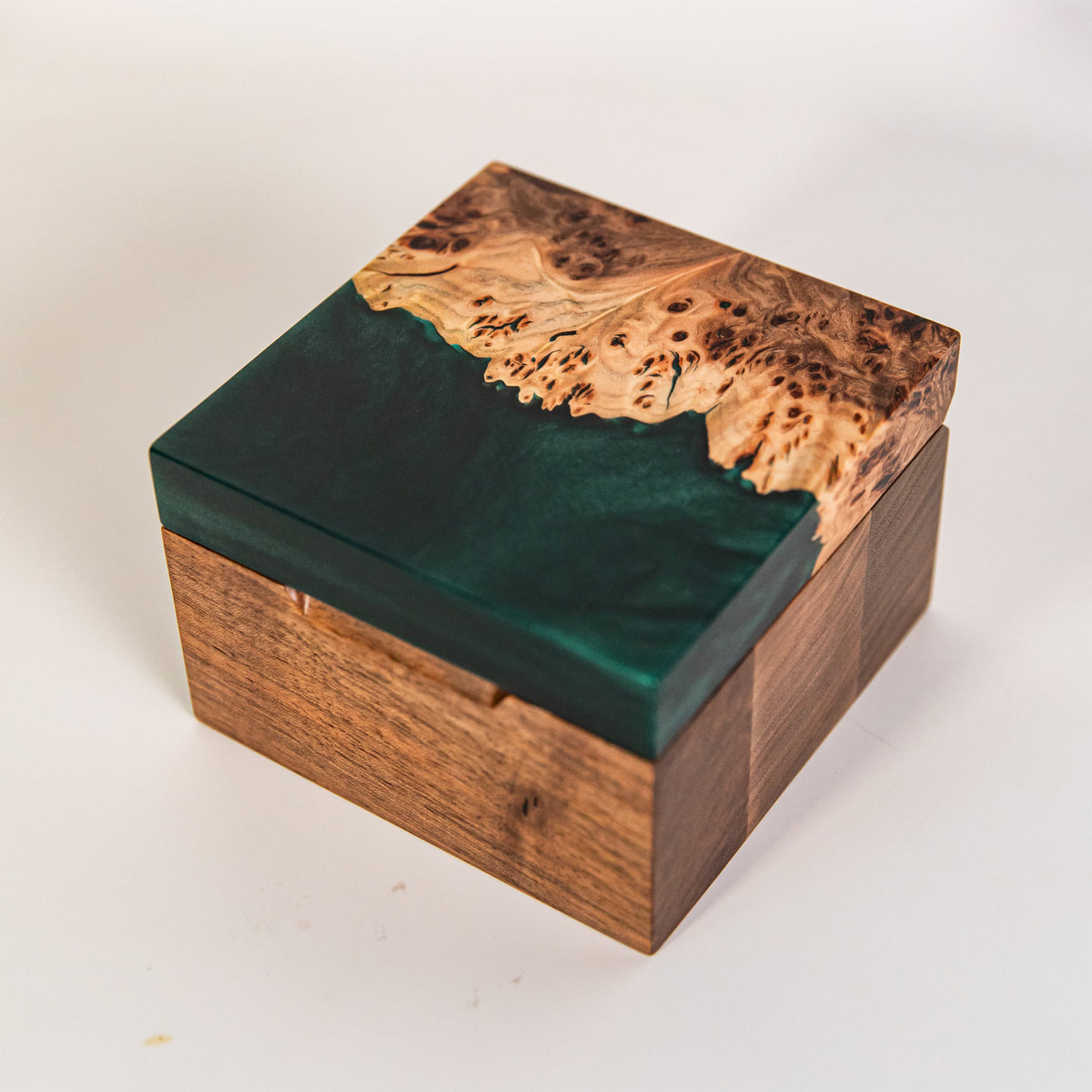 Green Watch Case made of Epoxy & Solid Wood - TEMPO
