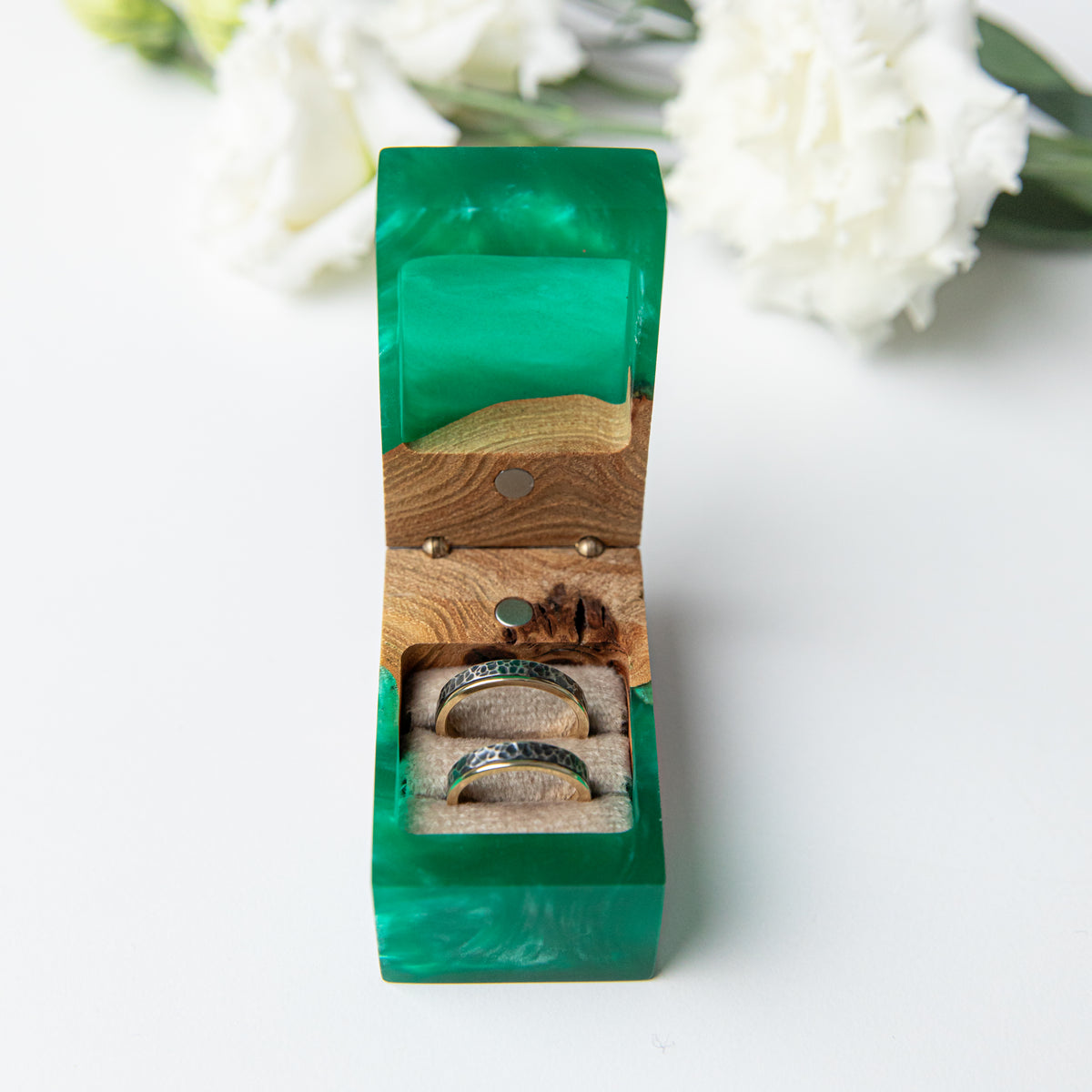 Wood & Resin Wedding Ring Box CHORD – Elm Green