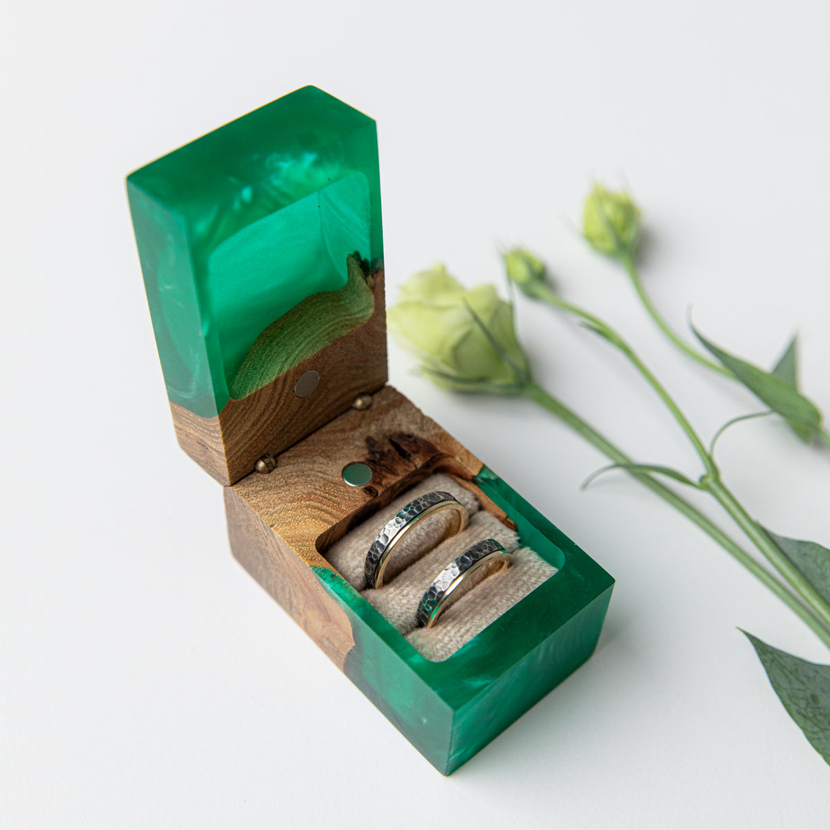 Wood & Resin Wedding Ring Box CHORD – Elm Green