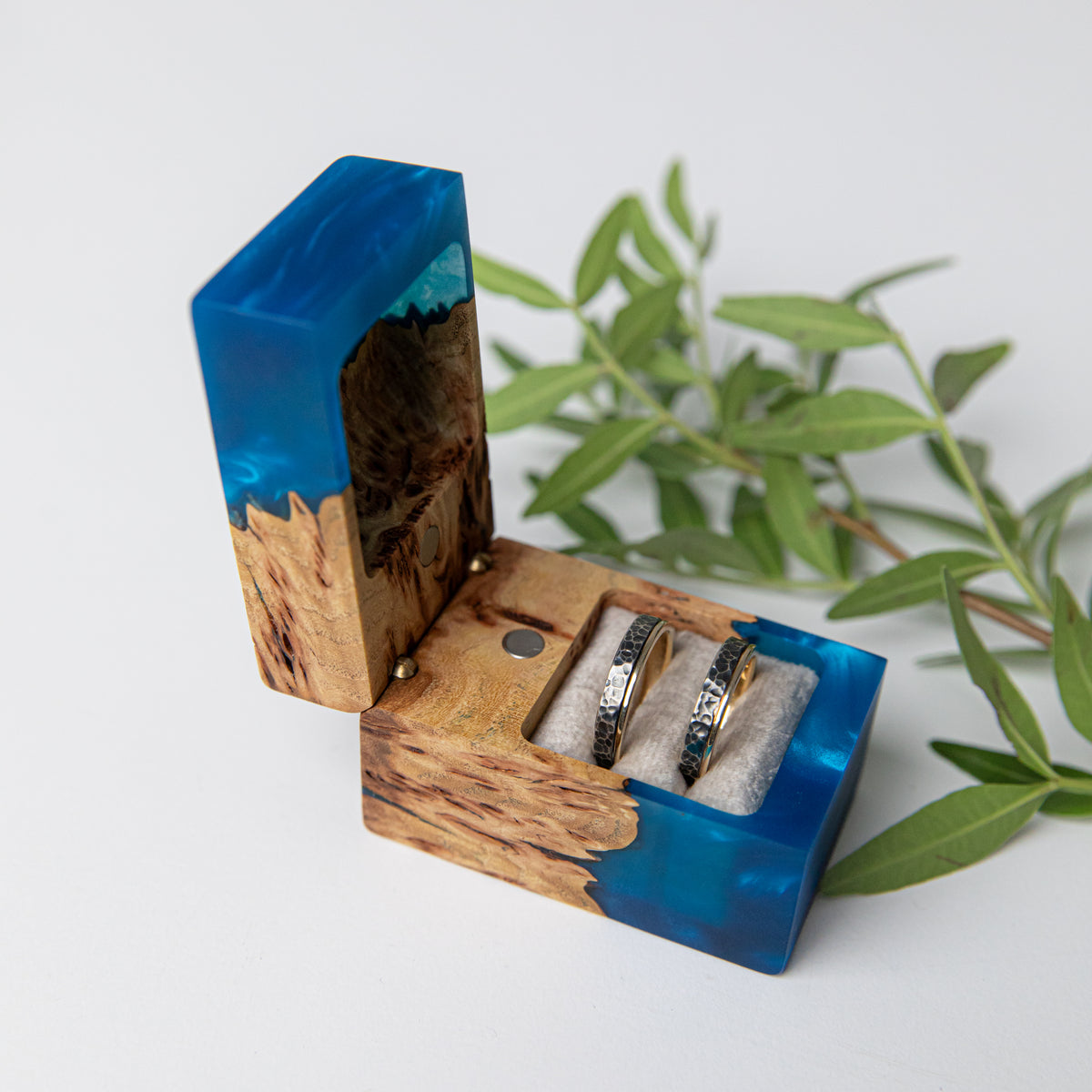 Wood & Resin Wedding Ring Box CHORD – Elm Blue