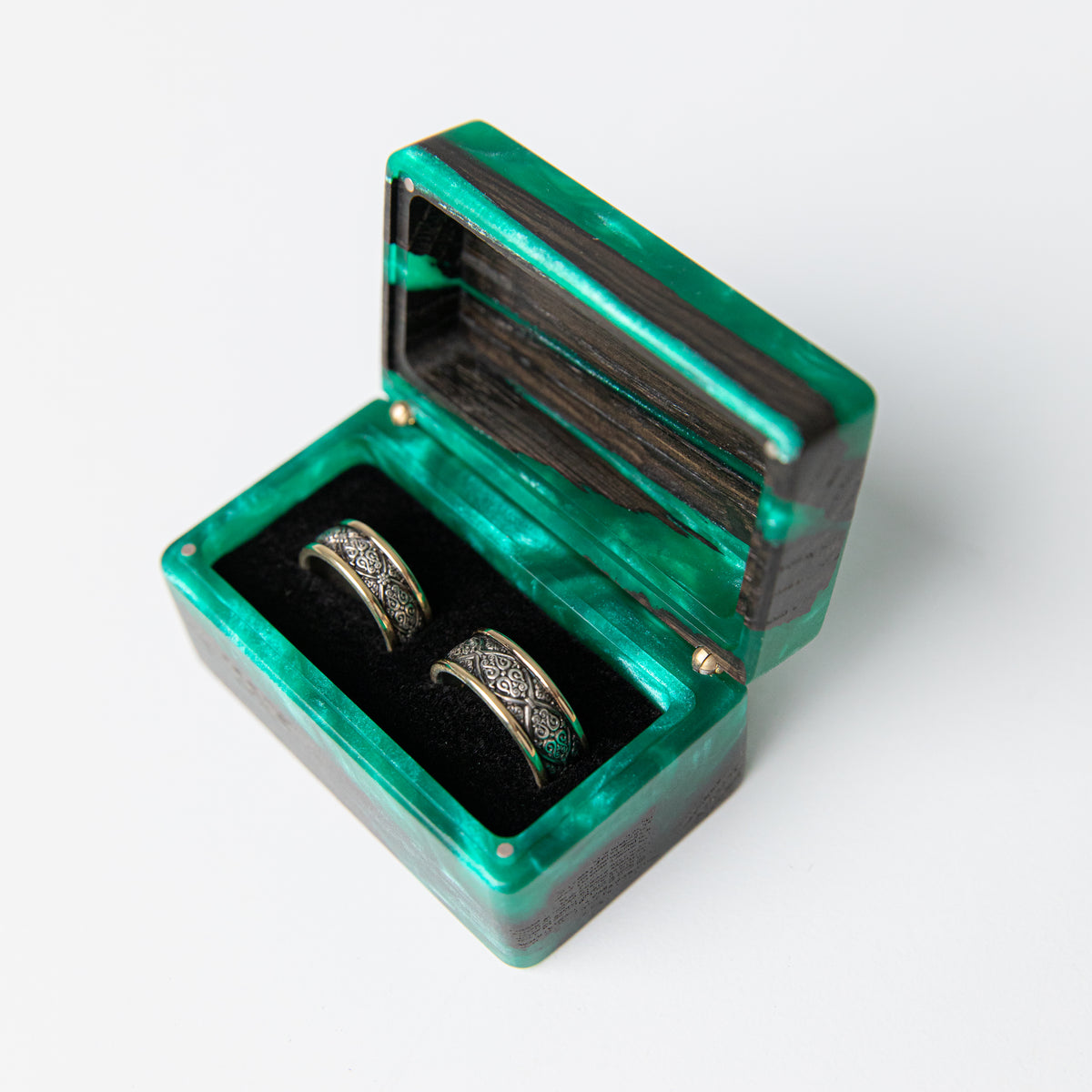 Wood & Resin Wedding Ring Box MUSE – Oak Green
