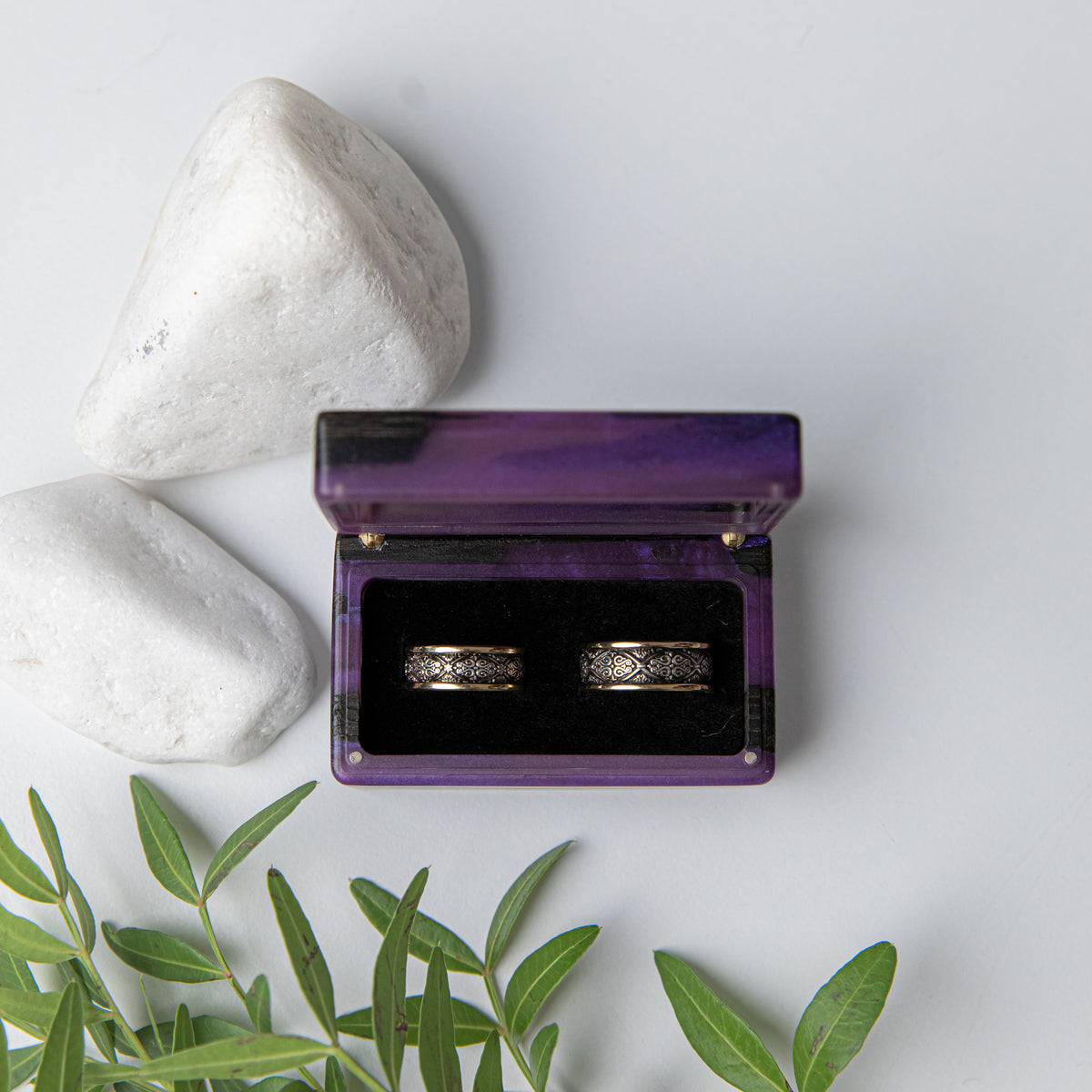 Wood & Resin Wedding Ring Box MUSE – Oak Purple