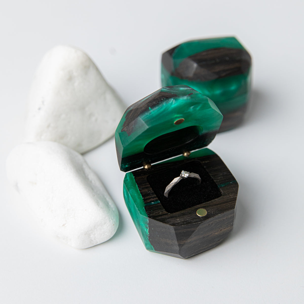 Engagement Ring Box – Green Epoxy & Bog Oak Wood – METEORITE