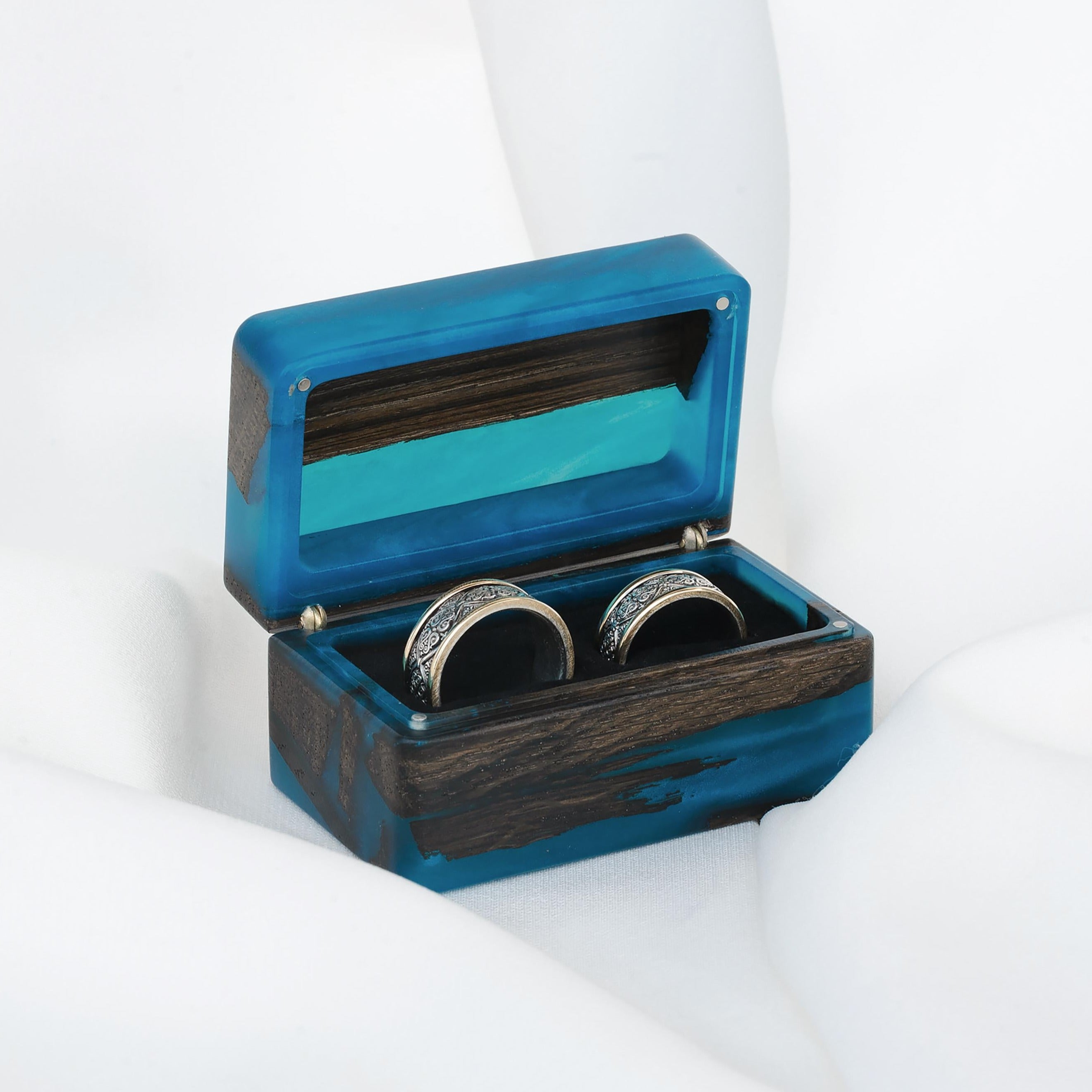 Wood & Resin Wedding Ring Box MUSE – Oak Blue