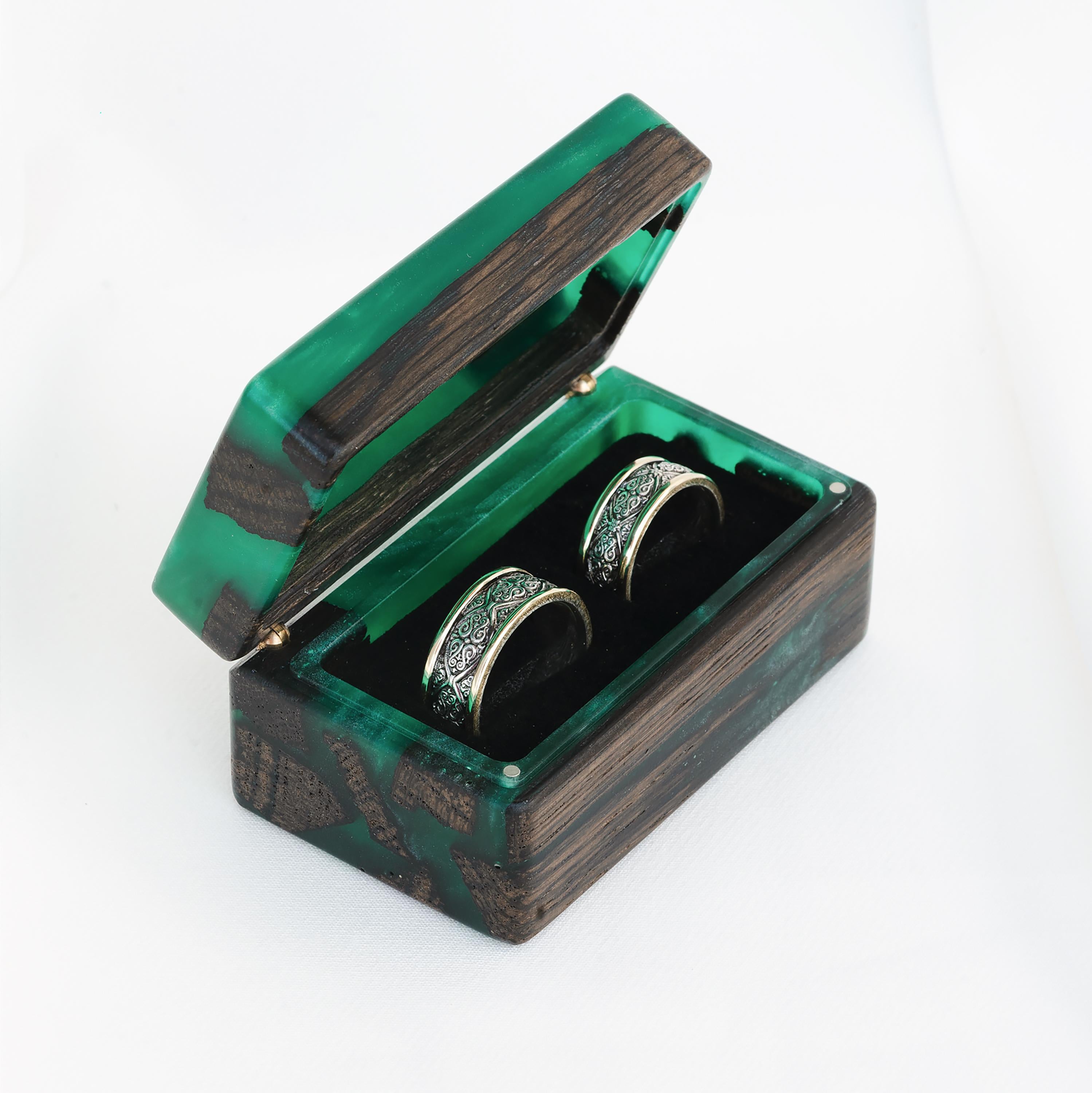 Wood & Resin Wedding Ring Box MUSE – Oak Green