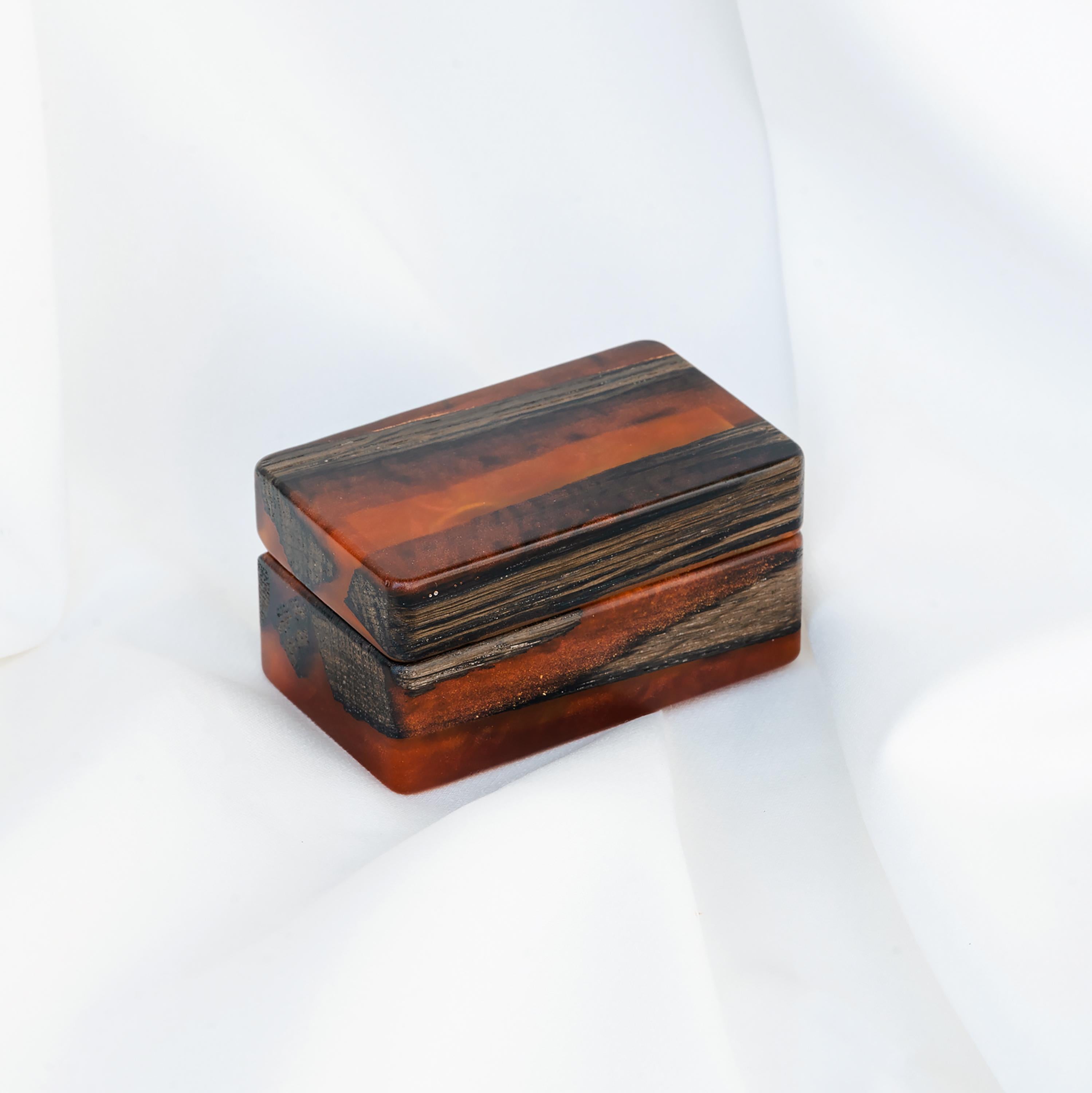 Wood & Resin Wedding Ring Box MUSE – Oak Amber