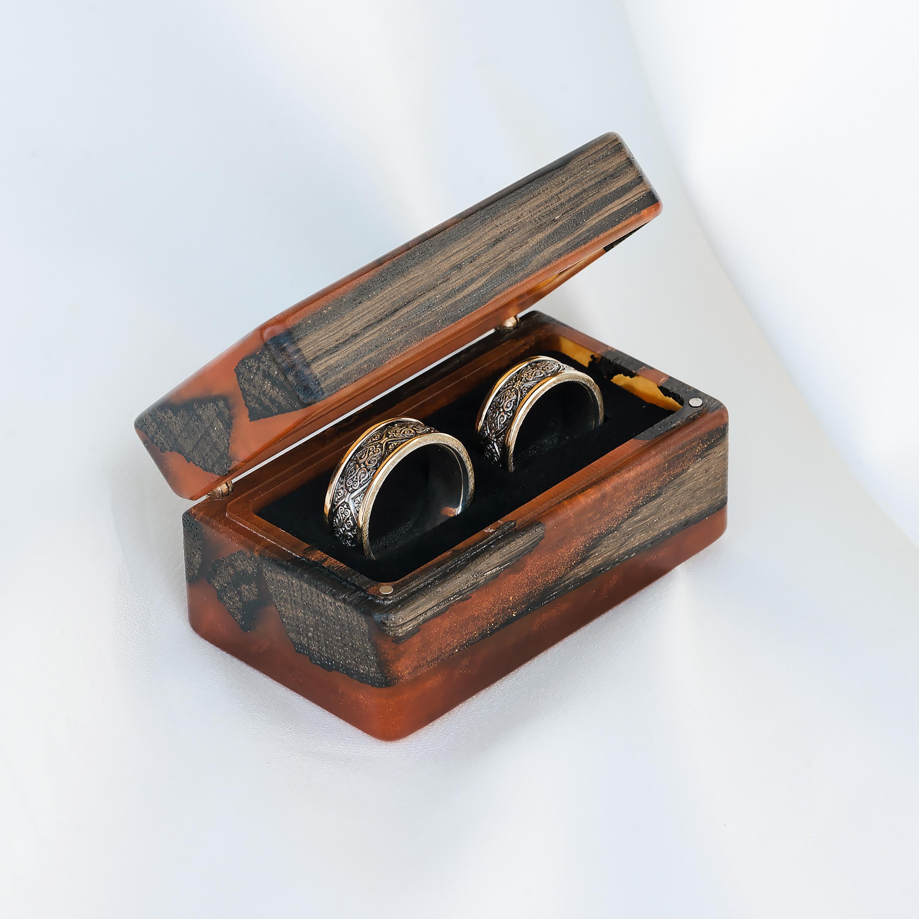 Wood & Resin Wedding Ring Box MUSE – Oak Amber