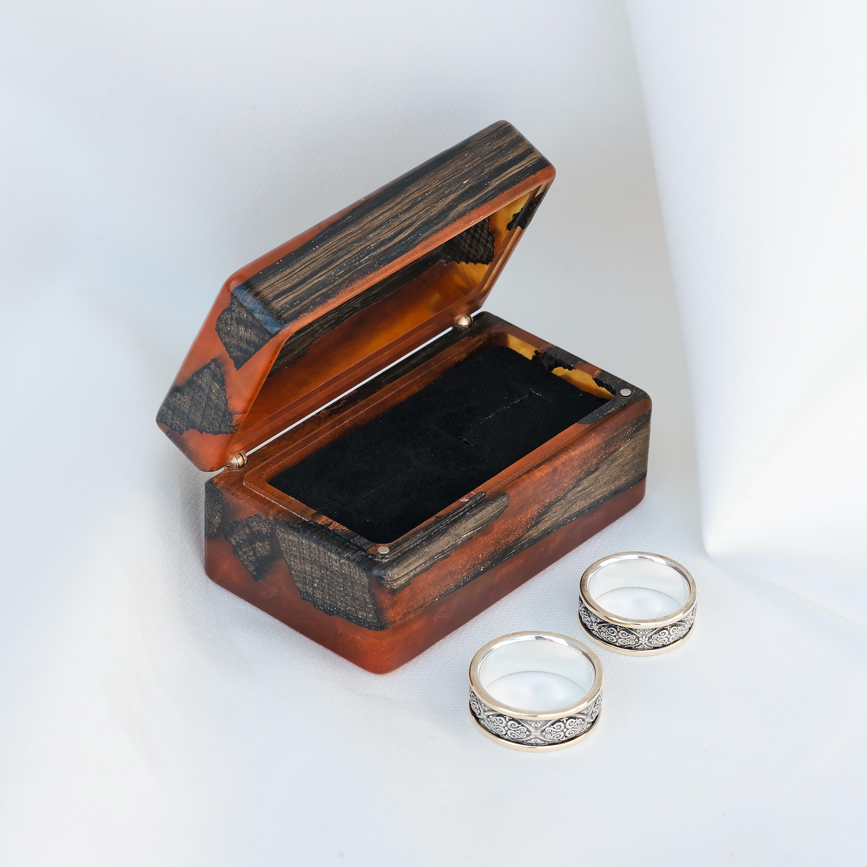 Wood & Resin Wedding Ring Box MUSE – Oak Amber