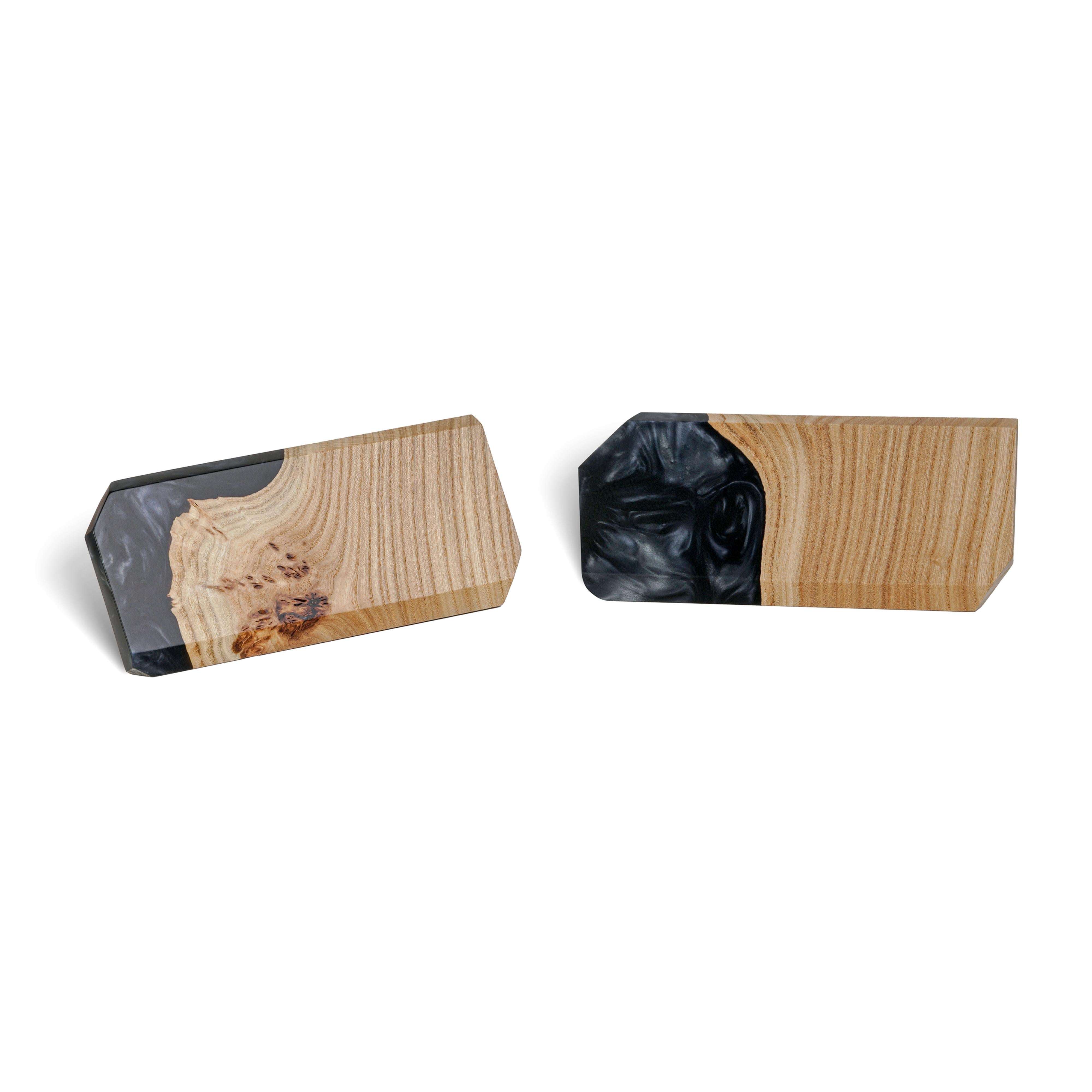Perspective view of the personalized MODERN desk name plate made from elm wood and black epoxy resin