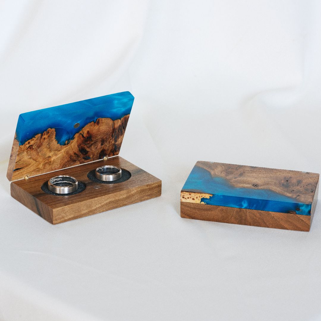 Wood & Resin Wedding Ring Box PIANO – Elm Blue