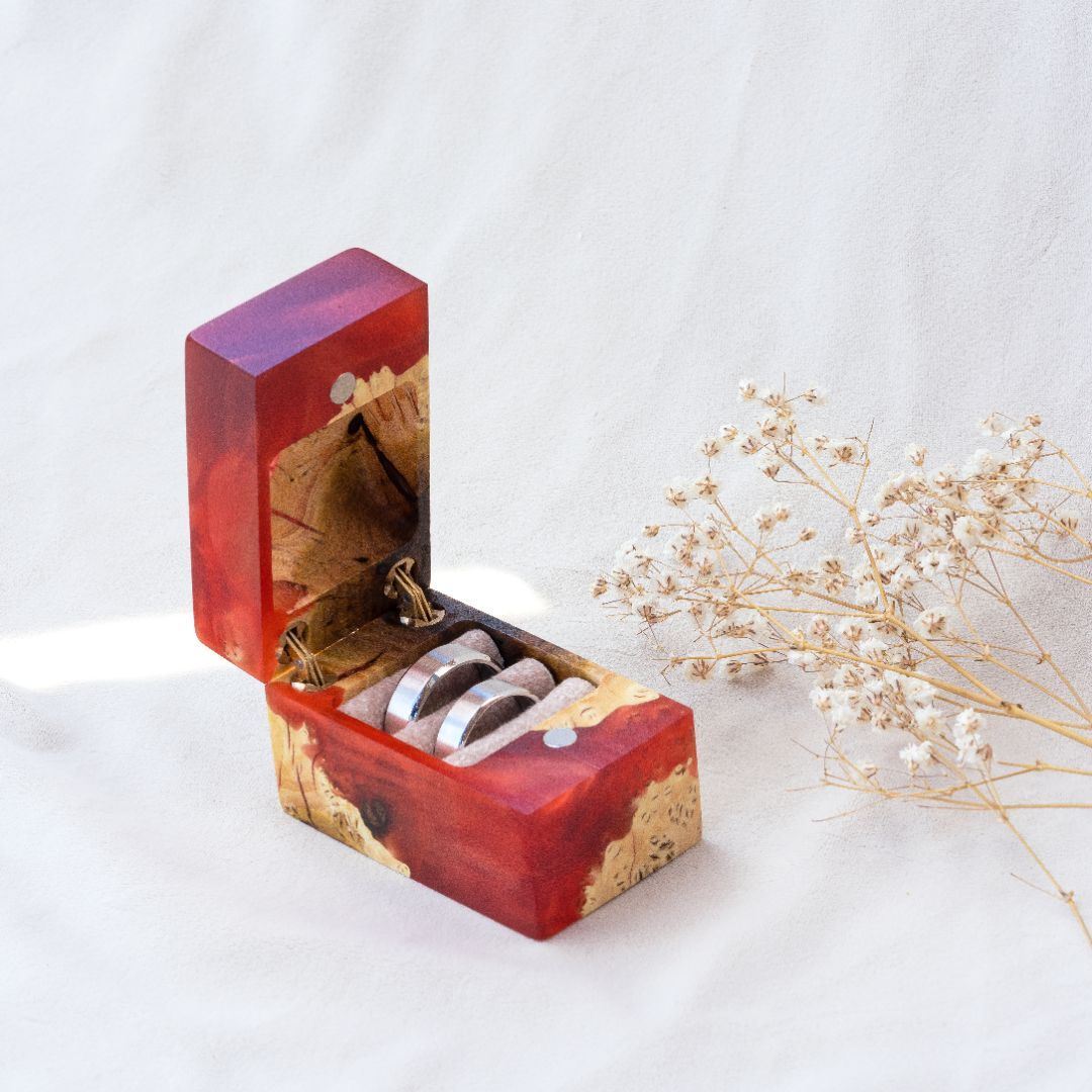 Wood & Resin Wedding Ring Box CHORD – Elm Ruby