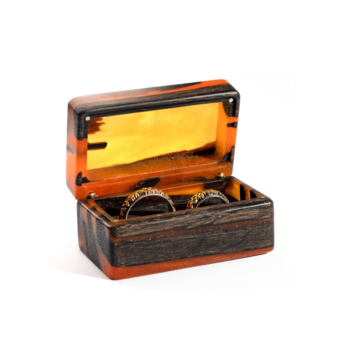 Wood & Resin Wedding Ring Box MUSE – Oak Amber